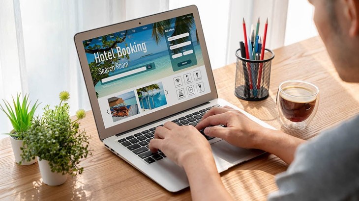 خدمات إدارة وتشغيل وتأجير الغرف الفندقية